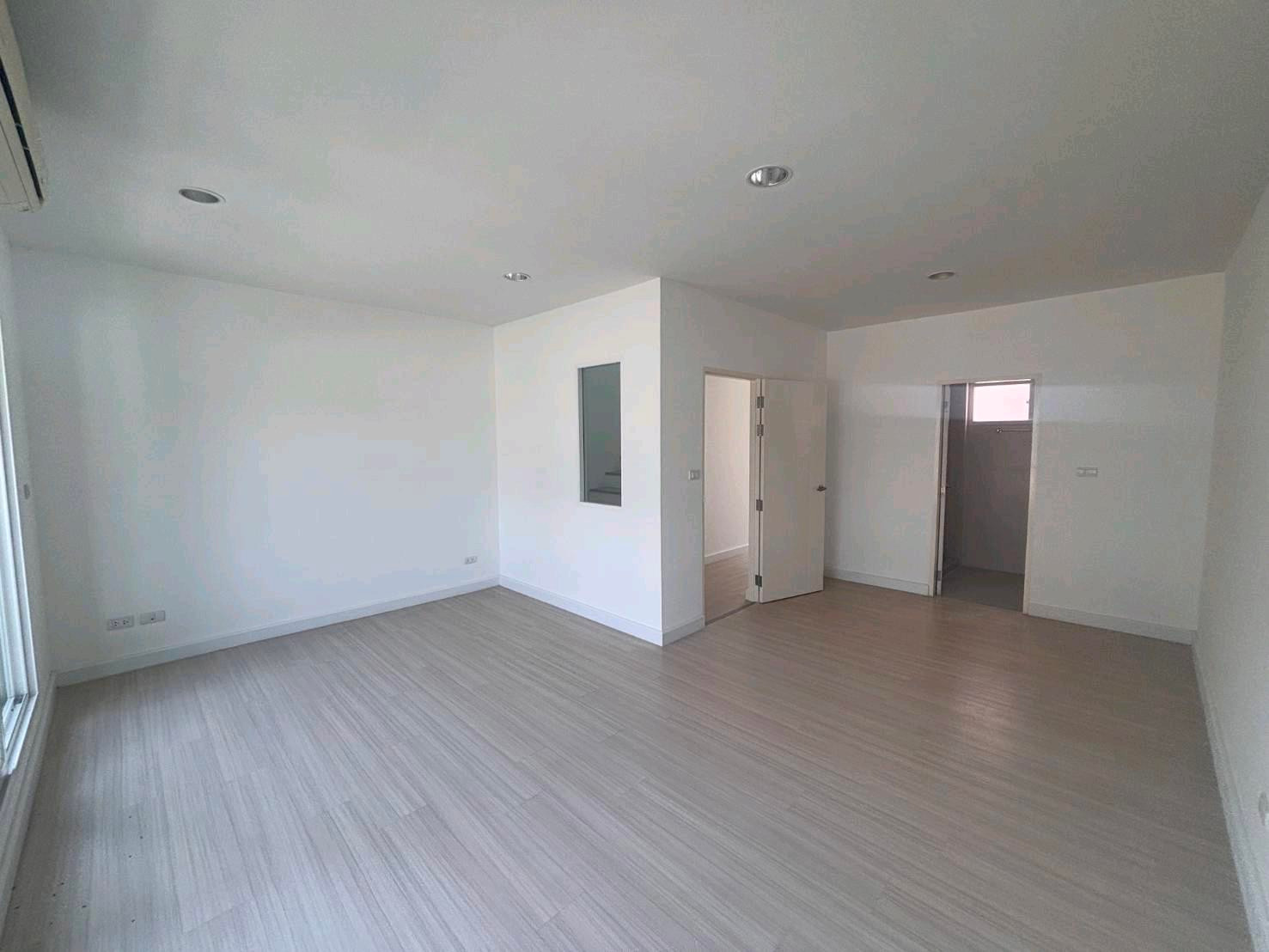 sell/rent บ้านสวย แปลงมุม มีพื้นที่ข้างบ้าน ทำเลดีน้ำไม่ท่วม