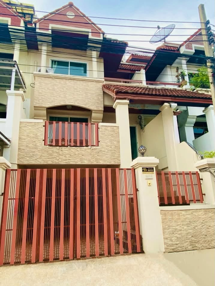 FOR RENT📍 Royal Nakarin Villa Townhome / Home-office 🚆🚊600 Meters from Yellow Skytrain 🚆 🚊 No Flood นำ้ไม่ท่วม ปล่อยเช่าเพียง ฿ 38,000/ 12 เดือน FOR RENT📍 Royal Nakarin Villa Townhome / Home-office 🚆🚊600 Meters from Yellow Skytrain 🚆 🚊 No Flood นำ้ไม่ท่วม ปล่อยเช่าเพียง ฿ 38,000/ 12 เดือน
