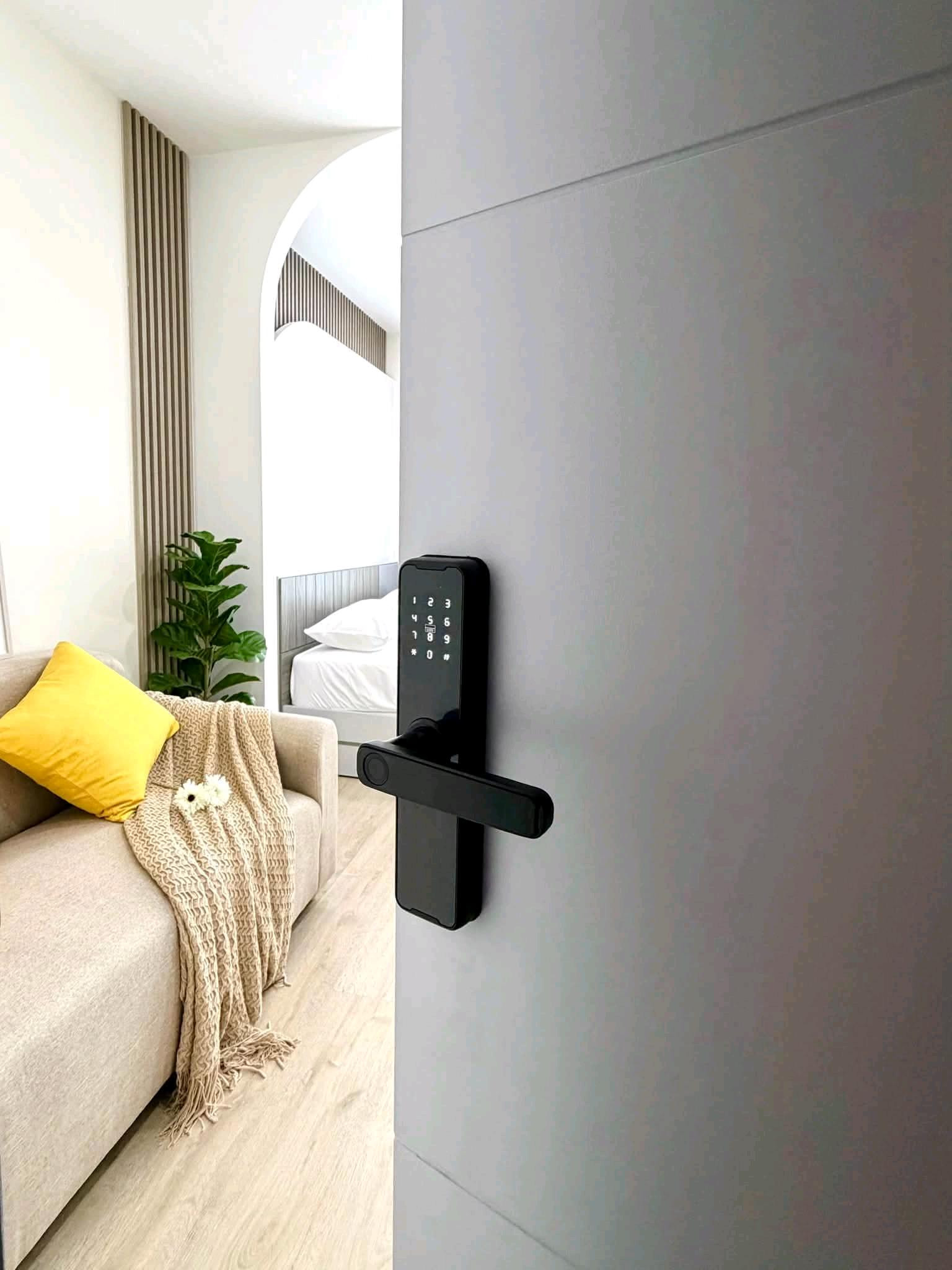 🔴 ฟรีโอน ใกล้ BTS วุฒากาศ 170 เมตร 🔴  💫ขายคอนโด Ideo Wutthakat💫 🏙️ห้องชั้นสูง รีโนเวทใหม่ Built-in ทั้งห้อง แต่งครบ พร้อมอยู่  ✨ใกล้ BTS วุฒากาศ เพียง 170 เมตร ✨รีโนเวทใหม่ Built-in ทั้งห้อง ✨แบ่งโซนกั้นเป็นสัดส่วน ✨ชั้นสูง ชั้น 16 ✨ฟรีโอน พร้อมเฟอร์ – รูปที่ 3
