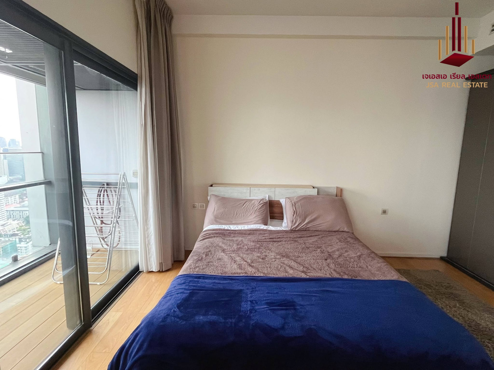 ✨ For Sale: Circle Living Prototype Condo ✨ 💰 Only 10,000,000 THB