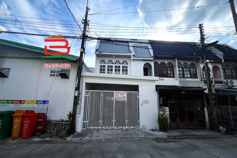 ทาวน์เฮาส์ 2 ชั้น (หลังริม) เนื้อ 25 ตร.ว. หมู่บ้านศิริชัย ซอยรามอินทรา 14 แยก 22 (ซอยมัยลาภ) ถนนรามอินทรา แขวงท่าแร้ง เขตบางเขน