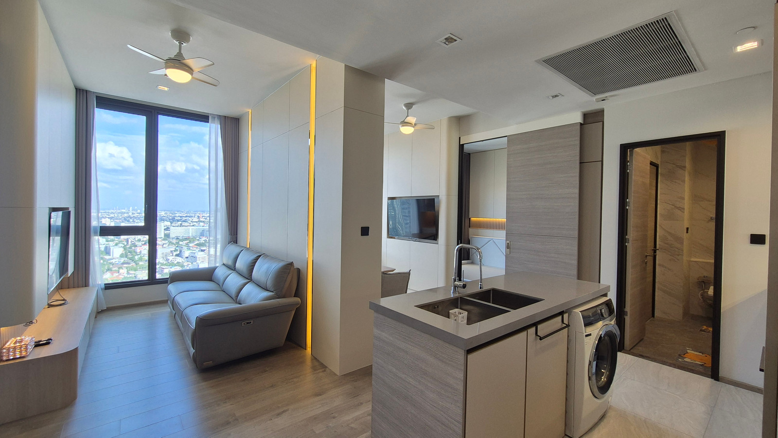 ให้เช่า The Crest Park Residences | 2 ห้องนอน | Add line: @agentkarn