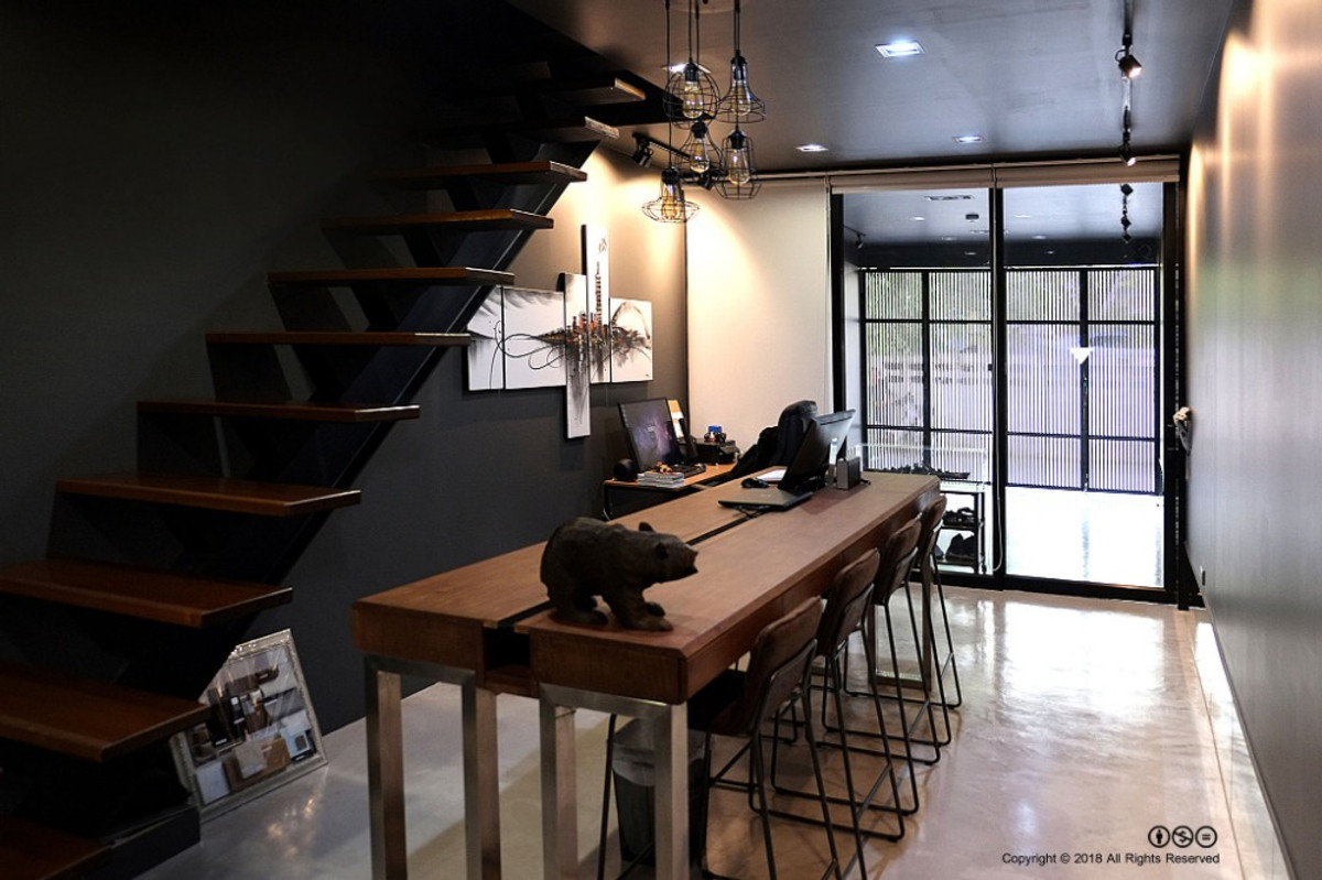 🔥🔥32431🔥🔥 Townhome for rent, Home Resorts style, luxuriously furnished, Charoen Nakhon, opposite Avani Hotel. 🌐LINE ID: @fastforrentcondo