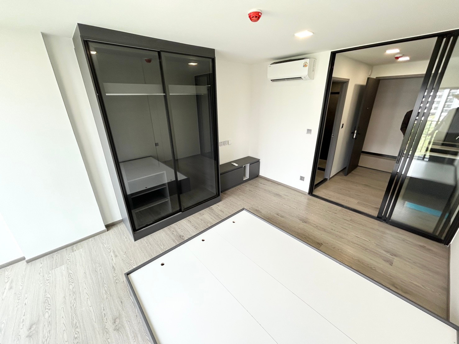 Maroon Ratchada 32 / Maroon Ratchada 32 – รูปที่ 2