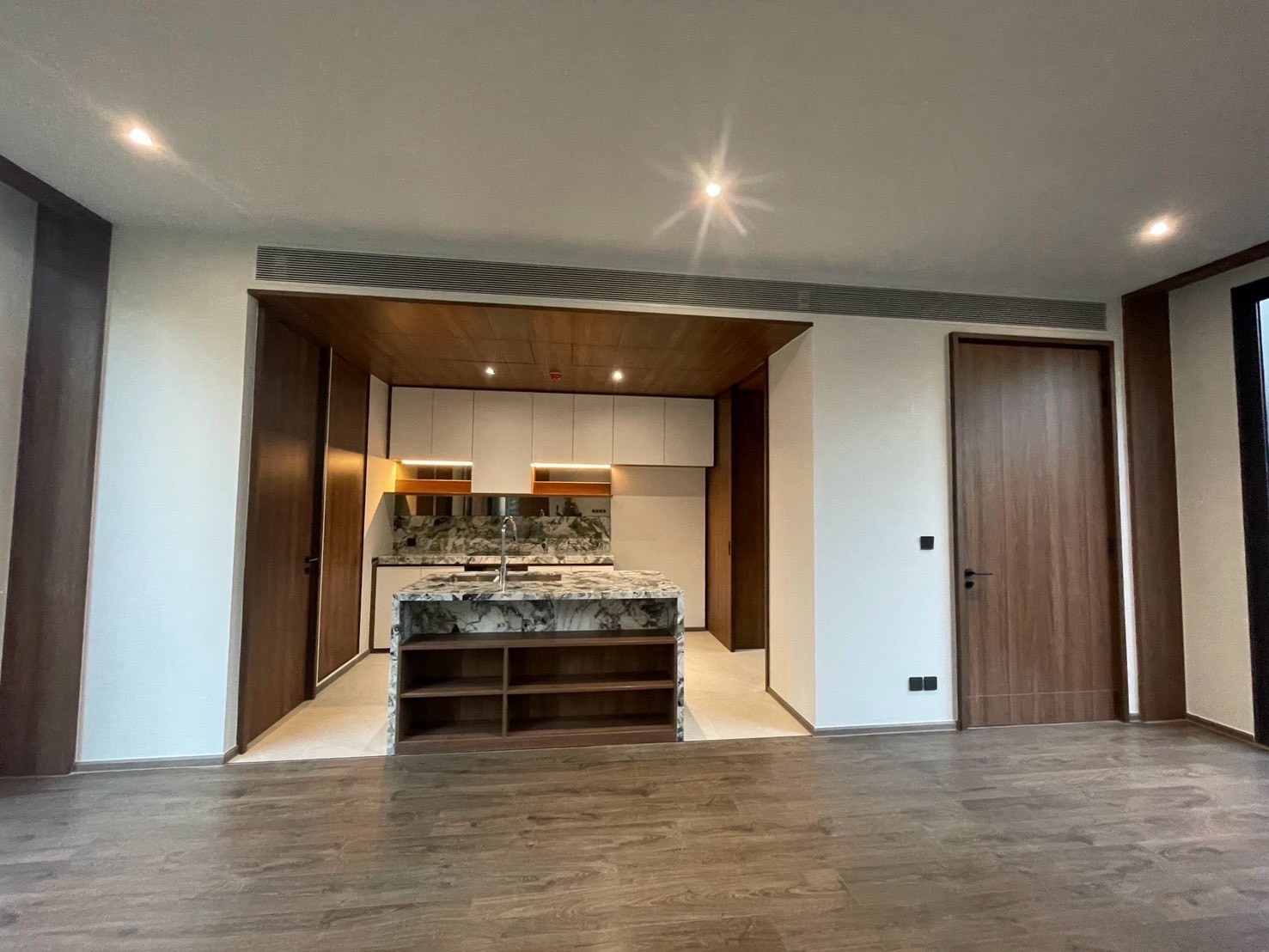 Romm convent ⚜️Sky villa layout ⚜️  128.7 sqm | 2BR🛌 30.2 MB  2 cars auto parking – รูปที่ 4