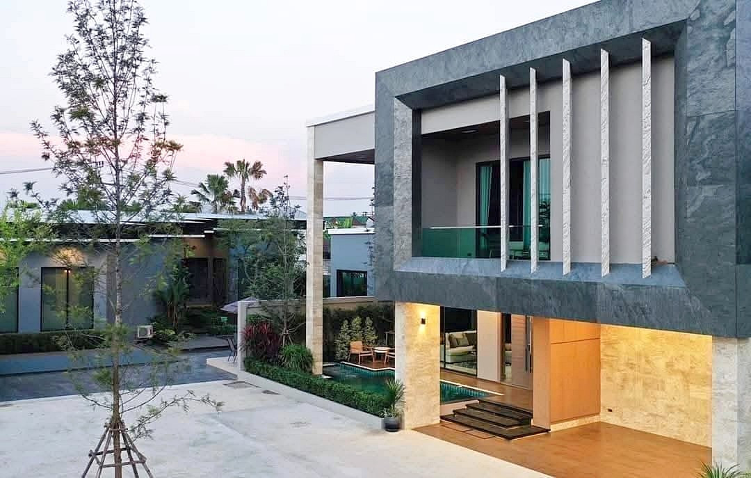 2-Story Luxury Pool Villa for Sale and Rent, Modern Style in Huai Yai, Pattaya 2-Story Luxury Pool Villa for Sale and Rent, Modern Style in Huai Yai, Pattaya