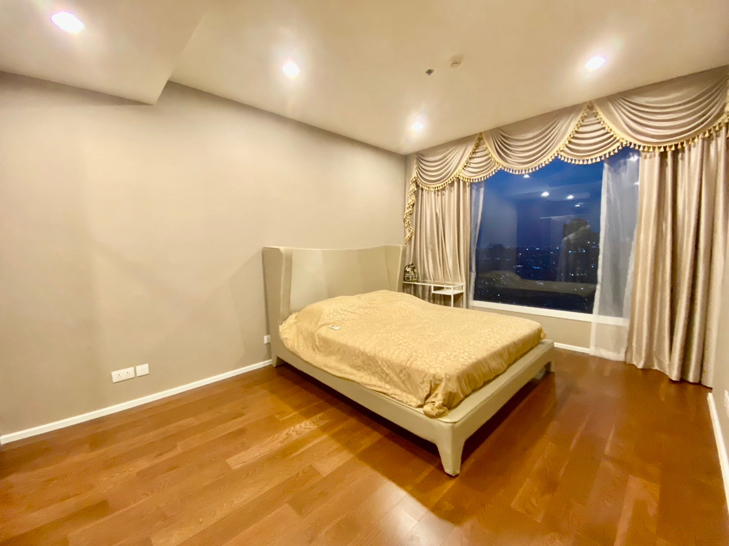 For Rent Condo Menam residences fully furnished (S12-0457) 