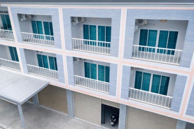 Intharakiri Mae Sot Mukdahan 3 story commercial building for rent featuring 3 bed and 3 bath. Located 500 m. from Robinson Lifestyle Mae Intharakiri Mae Sot Mukdahan 3 story commercial building for rent featuring 3 bed and 3 bath. Located 500 m. from Robinson Lifestyle Mae