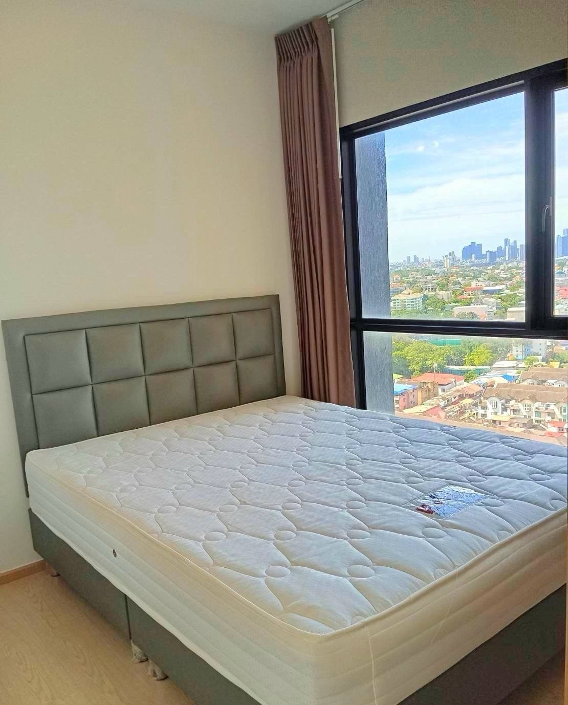 High floor condo, open view, location connected to many routes, close to the expressway.