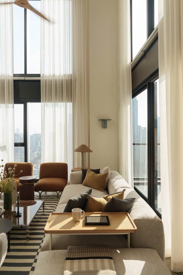 🌟 (ให้เช่า) The Lofts Silom (เดอะ ลอฟท์ สีลม) – คอนโด Duplex หรู เพดานสูง 5.6 เมตร ชั้นสูง วิวเมืองฝั่งตะวันออก ตกแต่งใหม่โดยดีไซเนอร์ ใจกลางสีลม 🌟 (ให้เช่า) The Lofts Silom (เดอะ ลอฟท์ สีลม) – คอนโด Duplex หรู เพดานสูง 5.6 เมตร ชั้นสูง วิวเมืองฝั่งตะวันออก ตกแต่งใหม่โดยดีไซเนอร์ ใจกลางสีลม