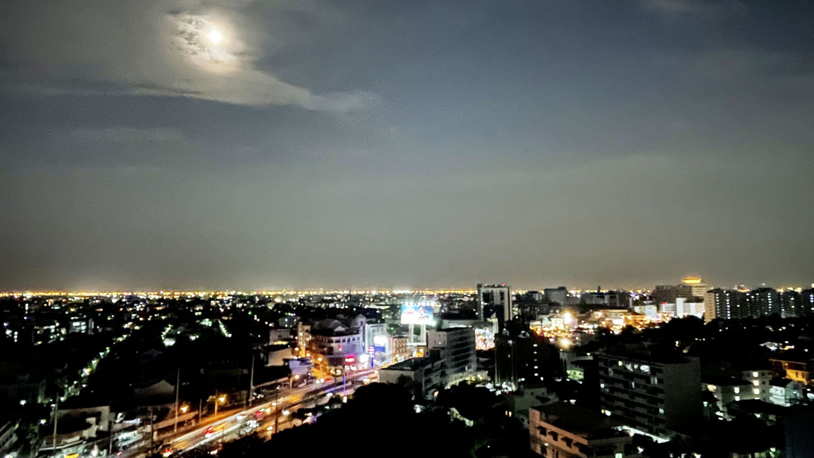 ขายด่วน คอนโด Elephant Tower (ตึกช้าง)  รถไฟฟ้า BTS พหลโยธิน 24 แบบ 2 ห้องนอน รีโนเวทใหม่ พร้อมเข้าอยู่ – รูปที่ 3