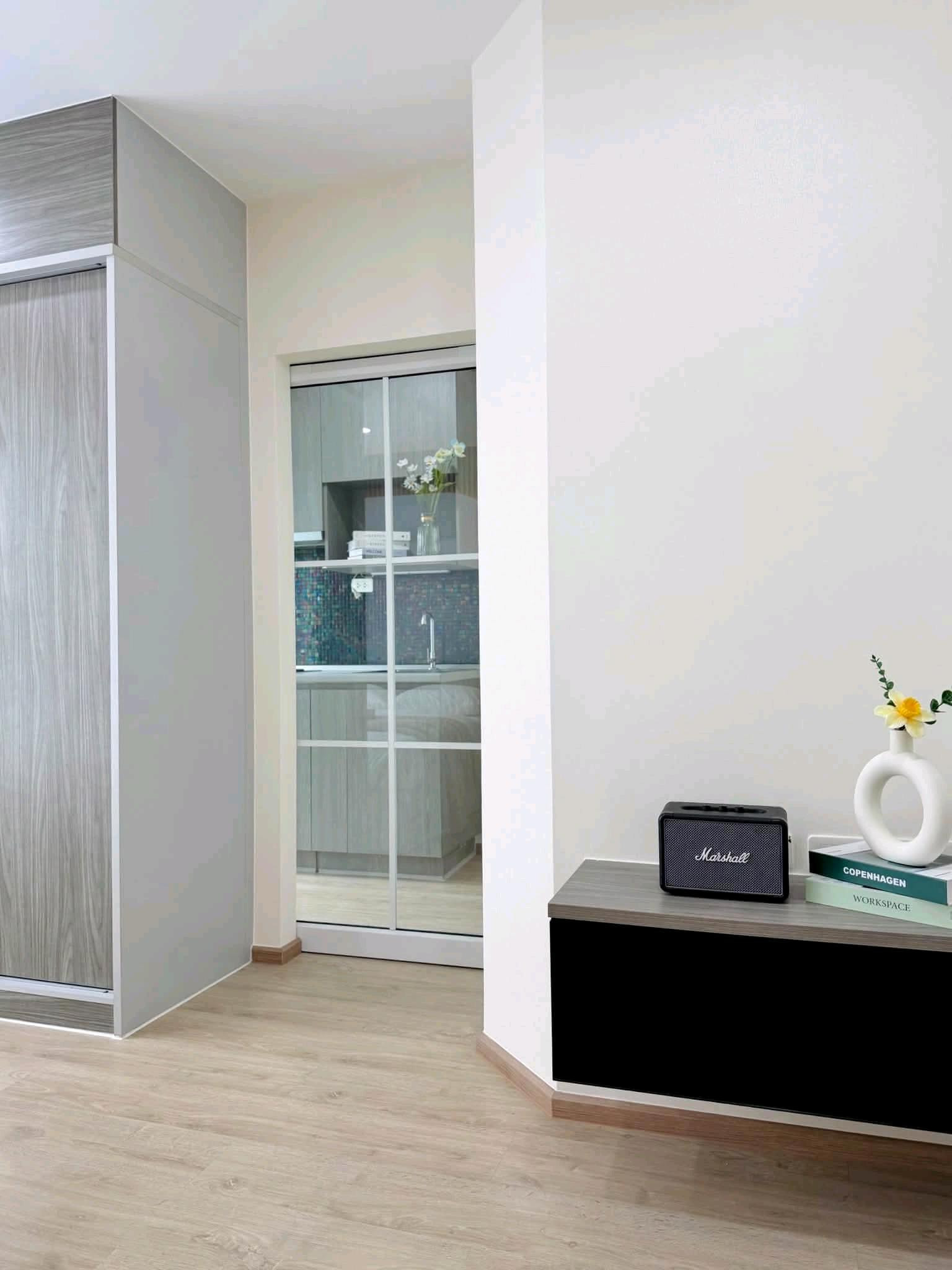 🔴 ฟรีโอน ใกล้ BTS วุฒากาศ 170 เมตร 🔴  💫ขายคอนโด Ideo Wutthakat💫 🏙️ห้องชั้นสูง รีโนเวทใหม่ Built-in ทั้งห้อง แต่งครบ พร้อมอยู่  ✨ใกล้ BTS วุฒากาศ เพียง 170 เมตร ✨รีโนเวทใหม่ Built-in ทั้งห้อง ✨แบ่งโซนกั้นเป็นสัดส่วน ✨ชั้นสูง ชั้น 16 ✨ฟรีโอน พร้อมเฟอร์ – รูปที่ 4