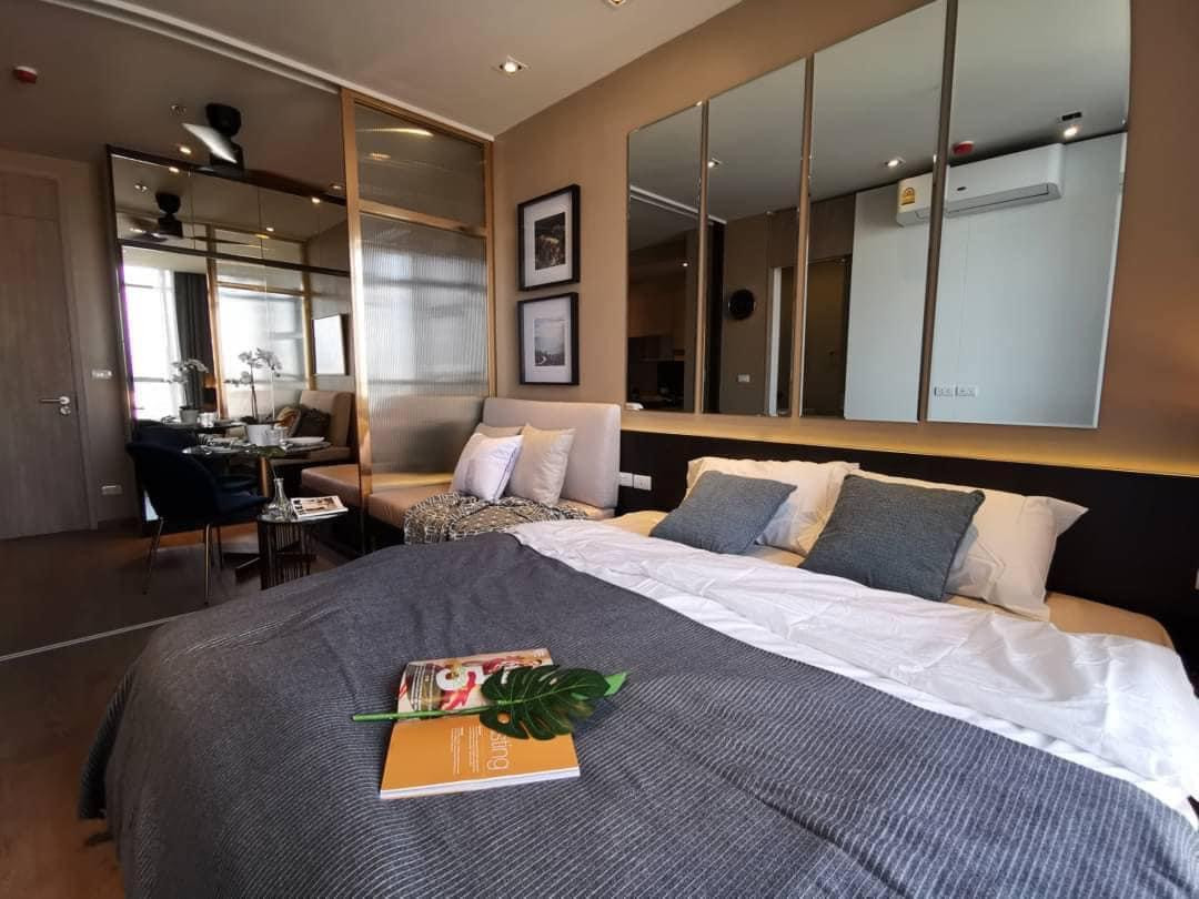 Unit Available at Park Origin Phrom Phong Multiple units available—prices negotiable!