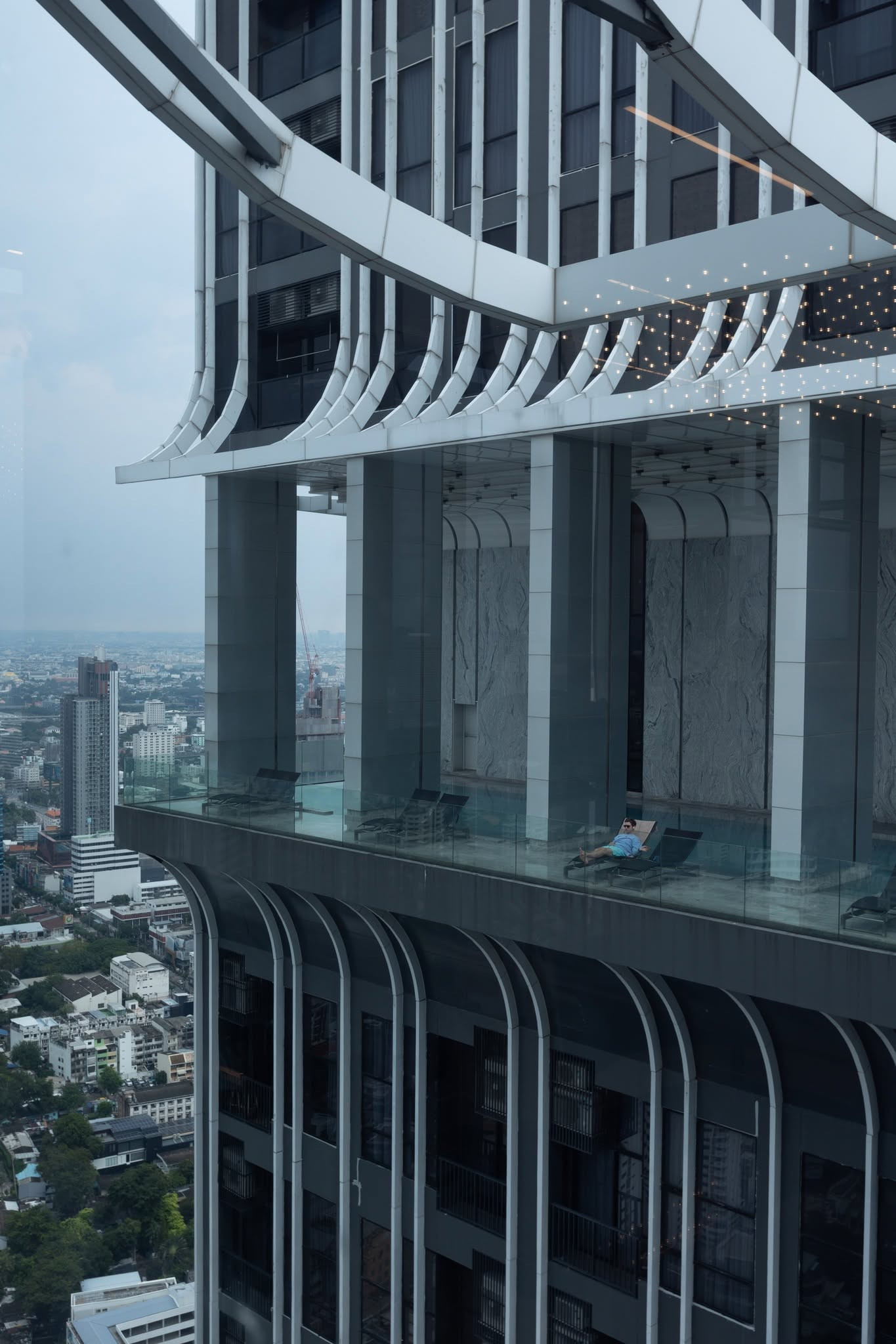 FOR RENT 📍 Park Origin Thonglor Fully Furnished | Ready to Move In 🏙️ Tower A | 47,000 Baht/month • 2 Bedrooms | 1 Bathroom 🏙️ Tower B | 65,000 Baht/month • 2 Bedrooms | 2 Bathrooms • Size: 68 sq.m. – รูปที่ 2