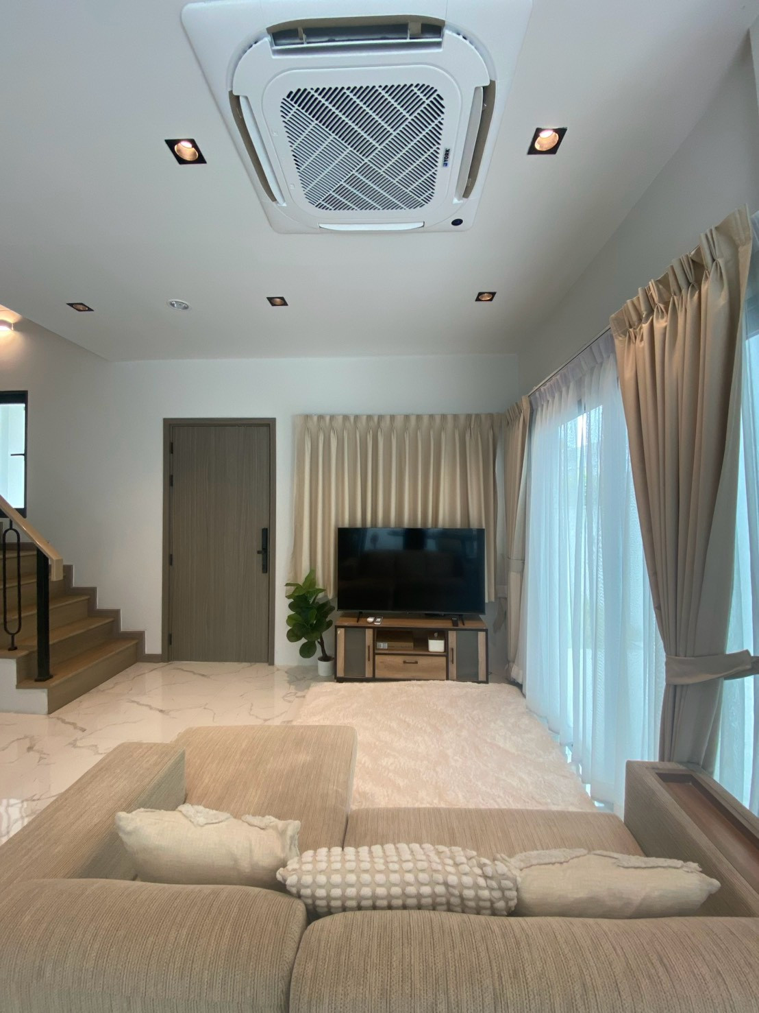🏡 ให้เช่า | ทาวน์โฮมหรู 4 ชั้น ✨ บ้านทาวน์โฮมหรู 4 ชั้นจำเป็นต้องมีพร้อมห้องนอนถึง 5 ห้องขนาดใหญ่สำหรับครอบครัวหรือลูกค้าจำนวนมาก – รูปที่ 2