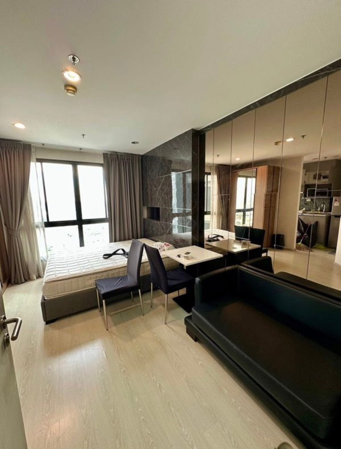 For rent, beautiful room, Ideo Sathorn Thapra (Ideo Sathorn Thapra), next to BTS Pho Nimit, 300 meters, with furniture + washing machine, only 9,500 baht. For rent, beautiful room, Ideo Sathorn Thapra (Ideo Sathorn Thapra), next to BTS Pho Nimit, 300 meters, with furniture + washing machine, only 9,500 baht.
