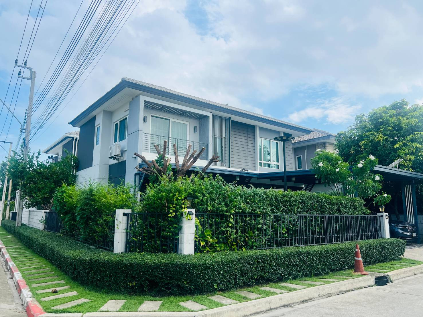 ขาย บ้านเดี่ยว CENTRO สุขสวัสดิ์ - พระราม 3 67 ตรว 4 นอน 3 น้ำ ใกล้ สะพานภูมิพล ขาย บ้านเดี่ยว CENTRO สุขสวัสดิ์ - พระราม 3 67 ตรว 4 นอน 3 น้ำ ใกล้ สะพานภูมิพล