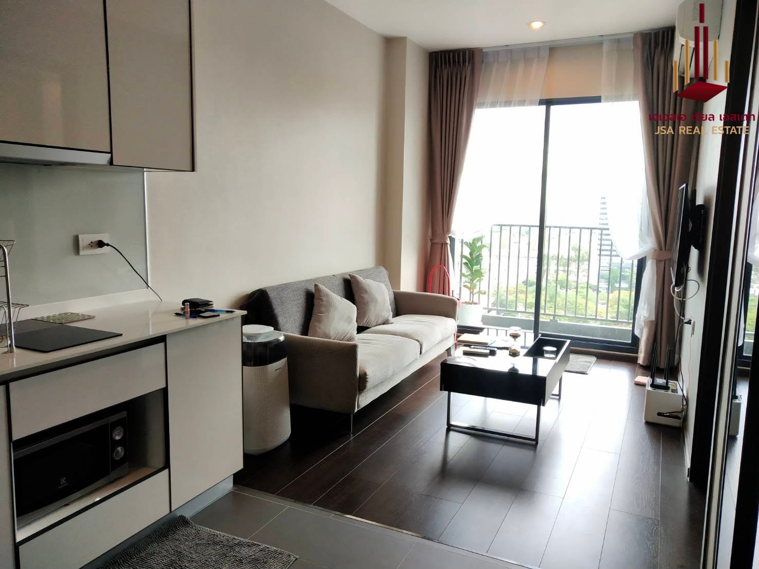 ✨ For Rent: C Ekkamai Condo ✨ 💰 Only 17,000 THB/month