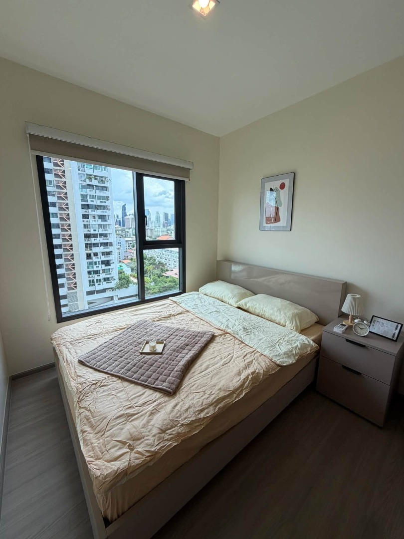🔥Rent Now🔥 The Base Phetchaburi-Thonglor, near MRT Phetchaburi Station. Fully furnished and ready to move in.