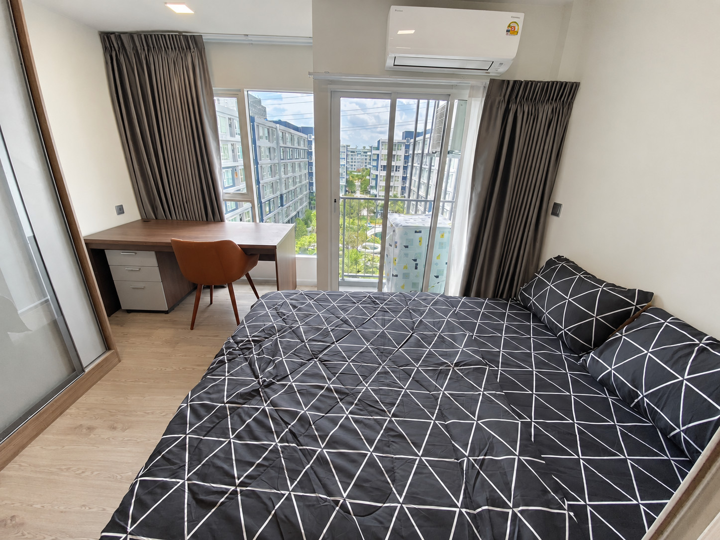 🌊 For rent 𝗞𝗔𝗩𝗘 𝗧𝗢𝗪𝗡 𝗜𝗦𝗟𝗔𝗡𝗗 | Building D, 7th floor | Long swimming pool view | 25 sq m. ✨