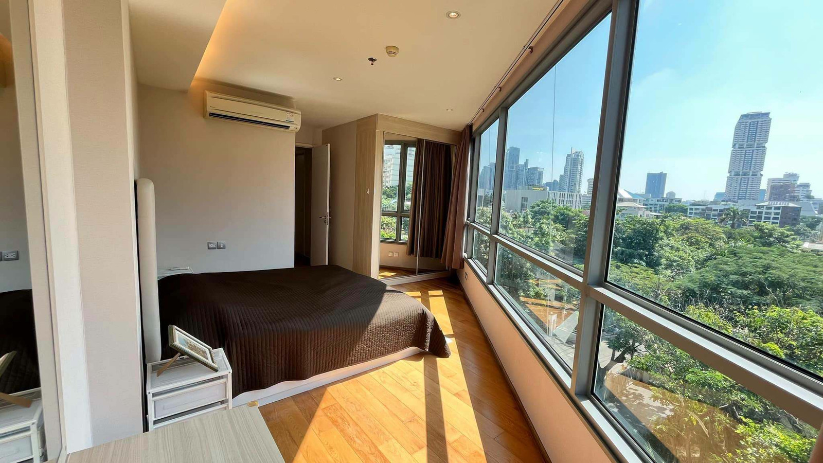 ให้เช่าคอนโด 2 ห้องนอน H Sukhumvit 43 วิวเมืองพาโนรามา ทำเลสุขุมวิท 43 ใกล้โรงพยาบาลสมิติเวช สุขุมวิท โรงเรียนนานาชาติ พร้อมเฟอร์ พร้อมเข้าอยู่  – รูปที่ 2