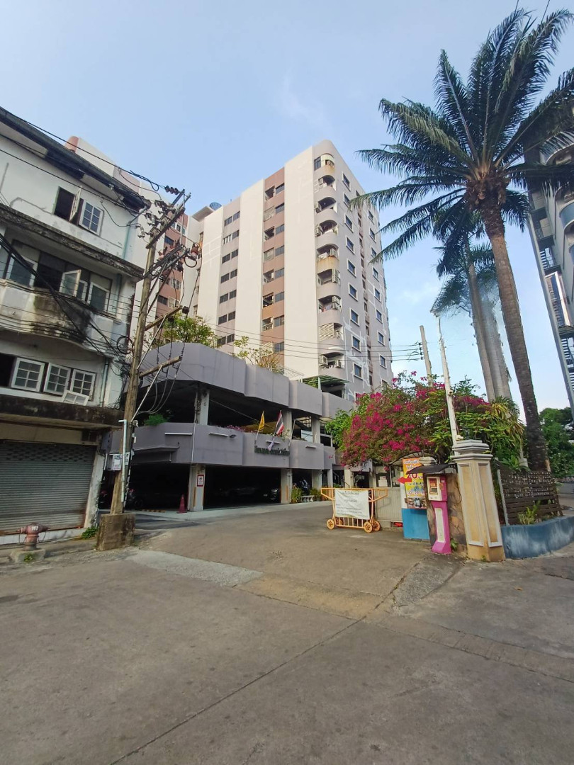 Thipphayaroek Condominium, large condo room Pinklao location High privacy for a price of less than 2 million!