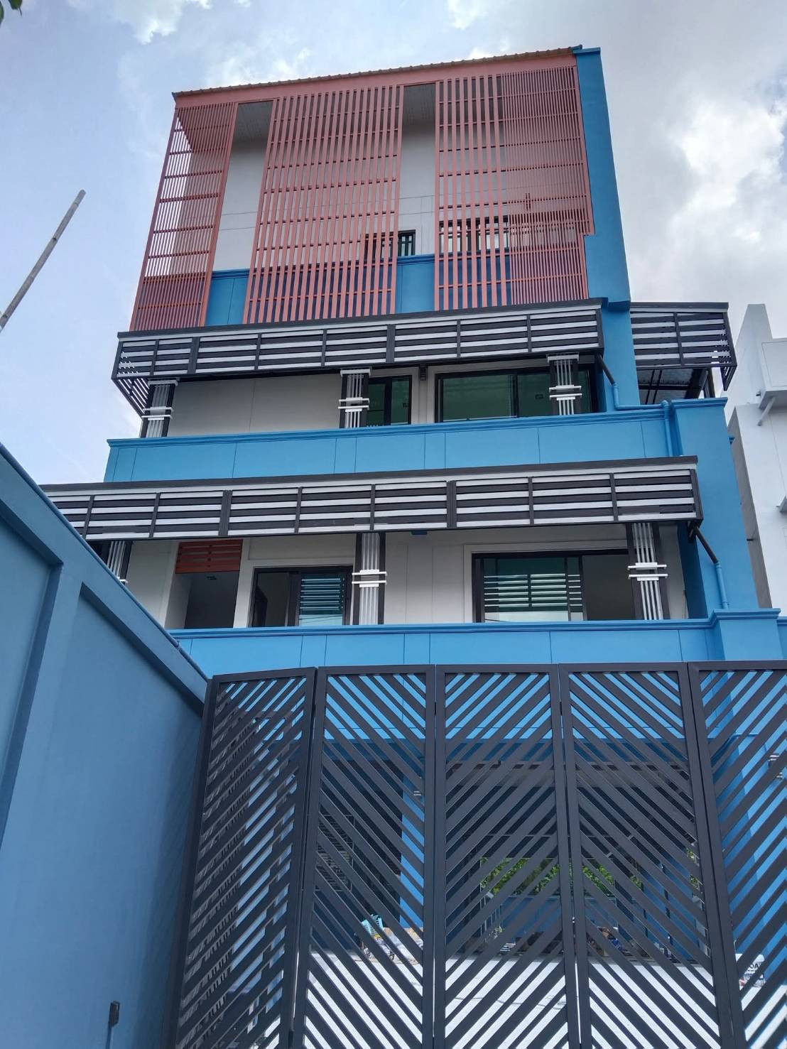 HR3850ให้เช่า บ้านเดี่ยว / โฮมออฟฟิศ 4 ชั้น 480 ตร.ม. ทำเลทองระหว่าง MRT สุทธิสาร - MRT ห้วยขวาง จอดรถ 10 คัน พร้อมเข้าอยู่ตุลาคมนี้ HR3850ให้เช่า บ้านเดี่ยว / โฮมออฟฟิศ 4 ชั้น 480 ตร.ม. ทำเลทองระหว่าง MRT สุทธิสาร - MRT ห้วยขวาง จอดรถ 10 คัน พร้อมเข้าอยู่ตุลาคมนี้