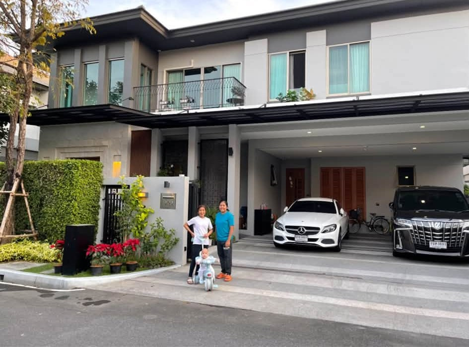 For Rent Detached House  3-Bedroom   Grand Bangkok Boulevard Srinakarin Near Samitivej Srinakarin Hospital and Mega Bangna Fully furnished and Ready to move in.