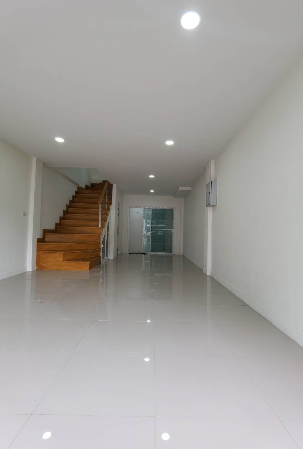 For rent, 1 commercial building, Soi Nonsi 20, Chong Nonsi-Rama 3.
