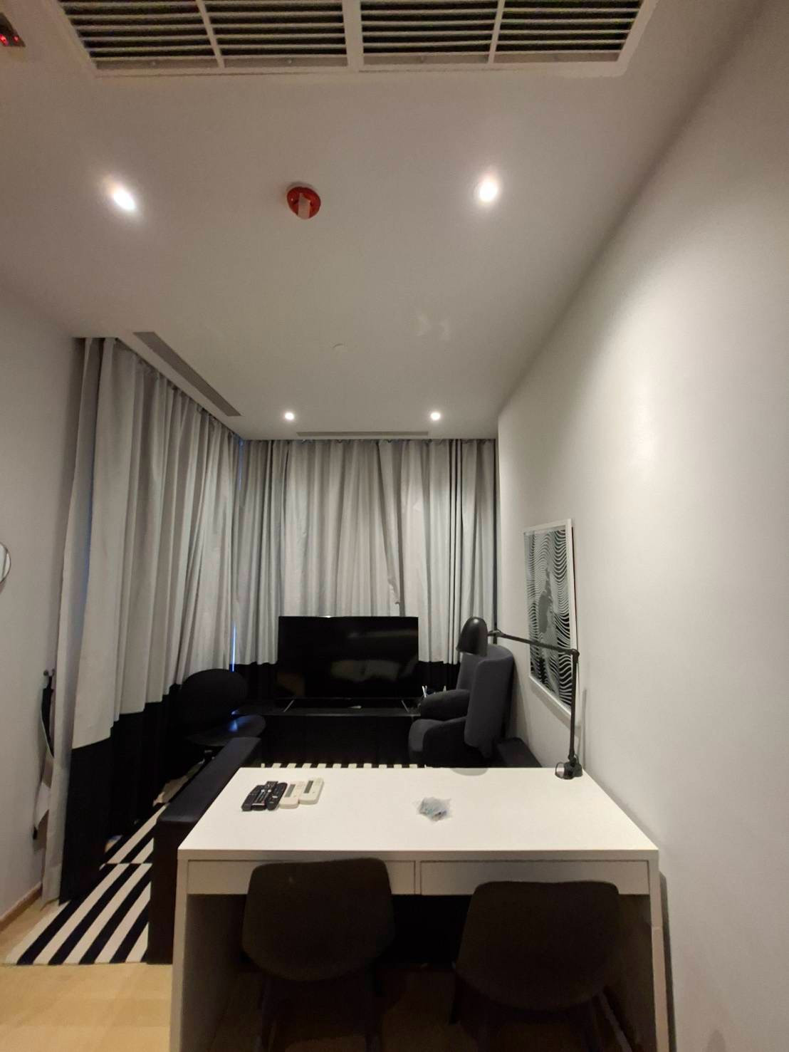 ⭐️🍓 Ashton Asoke Rama 9🍓⭐️ 1 BEDROOM + 1 BATHROOMS | 37 SQ.M.  - Rental Price : 35,000 Baht/month