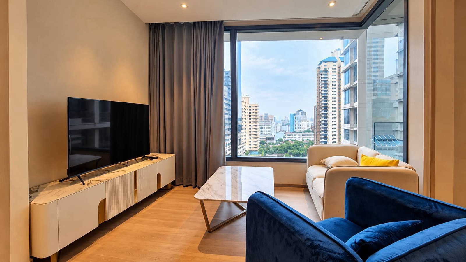 For Rent The Esse Asoke | Spacious 2 Beds Residence | Floor 12A | 65 SQ.M. | Tel./Line 0889797878 For Rent The Esse Asoke | Spacious 2 Beds Residence | Floor 12A | 65 SQ.M. | Tel./Line 0889797878