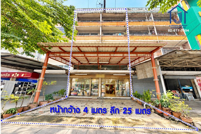 4-story commercial building for sale, next to Phahonyothin Road, 800 square meters, near BTS Saphan Mai.