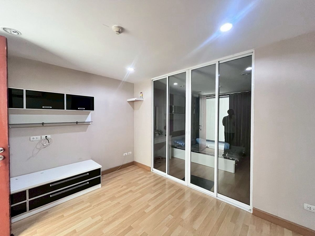 (รหัส S5883) ขายคอนโด โครงการ The Raffle Condominium : เดอะ ราฟเฟิล คอนโดมิเนียม  – รูปที่ 2