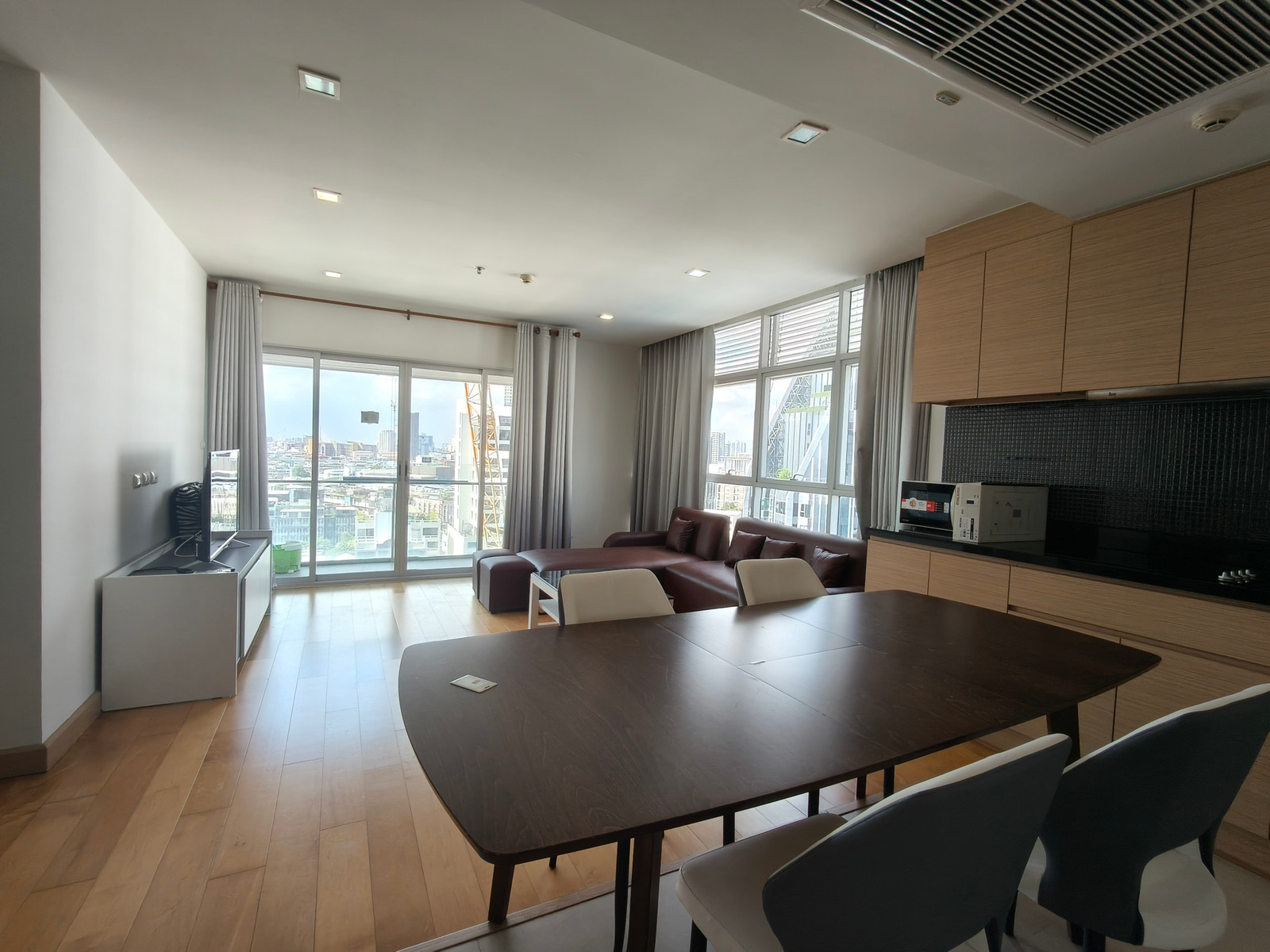 ให้เช่า Vertiq Condominium ห้องหัวมุม วิวสวย กว้างขวาง ทำเลดีใกล้ MRT สามย่าน และ MRT หัวลำโพง 