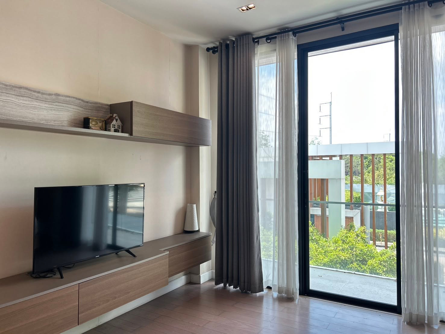 เอกลักษณ์ สันทราย ติดถนนใหญ่ บ้านเดี่ยวหรู Modern Tropical 3 ชั้น ใกล้แยกรวมโชค , เซ็นทรัลเฟส 5 นาที – รูปที่ 4