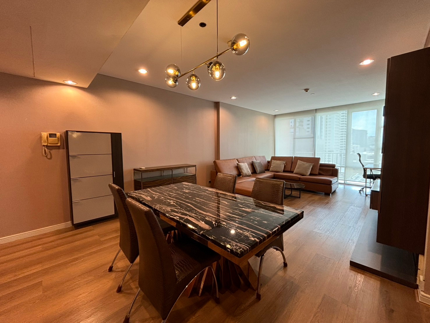 🐶Pet-Friendly🐱 📍For Rent ✨Fullerton✨ 2 beds, 2 baths, size 105 sqm, Near BTS Thonglor (0.5 km), Tel.0982645161 🐶Pet-Friendly🐱 📍For Rent ✨Fullerton✨ 2 beds, 2 baths, size 105 sqm, Near BTS Thonglor (0.5 km), Tel.0982645161