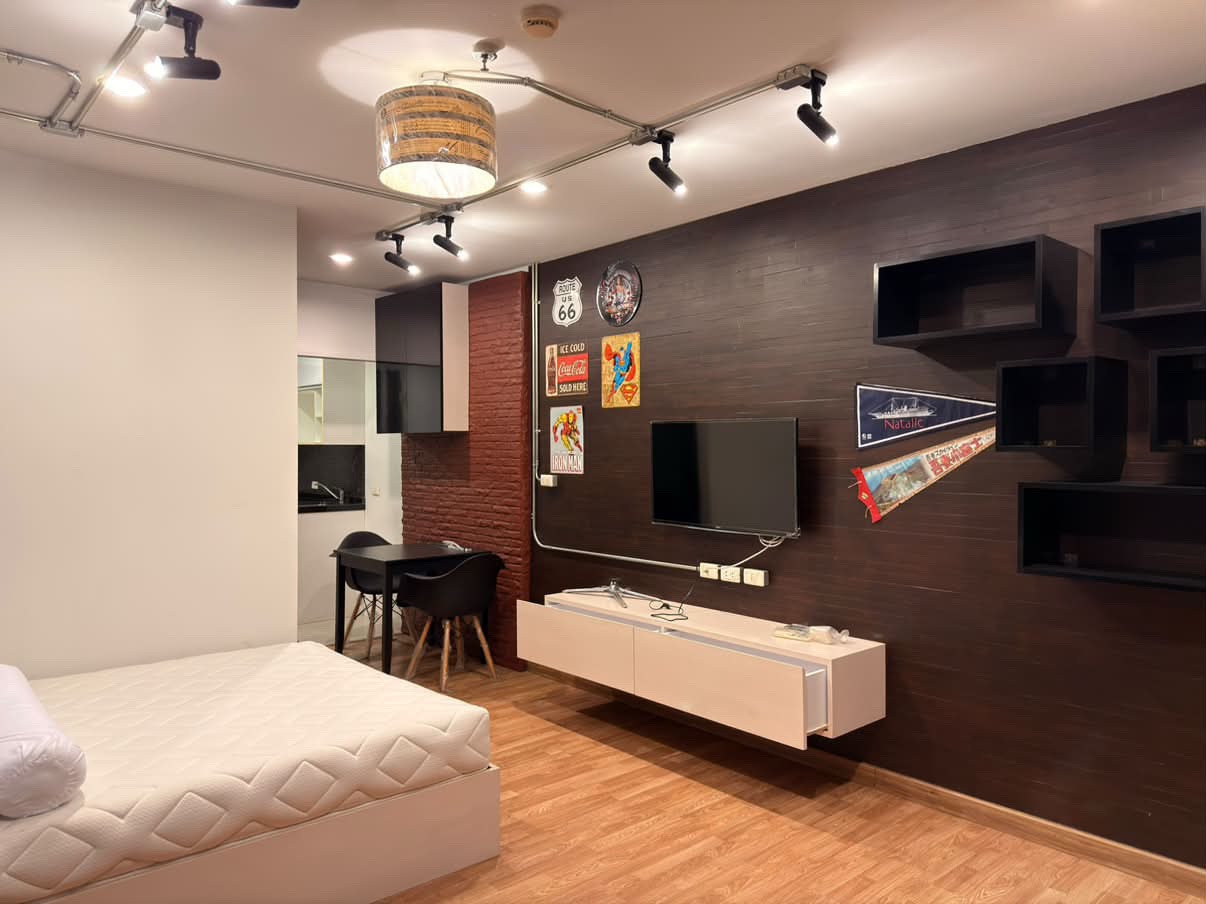 Condo for rent, next to MRT 0 meters