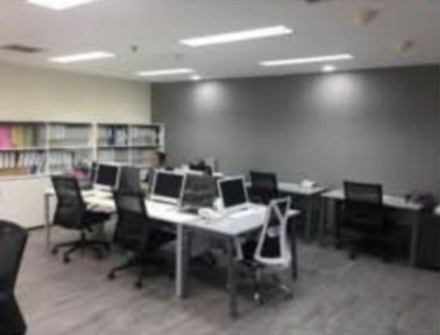 Office space for SALE, area 598 sqm., on a high floor, Asoke/Sukhumvit area