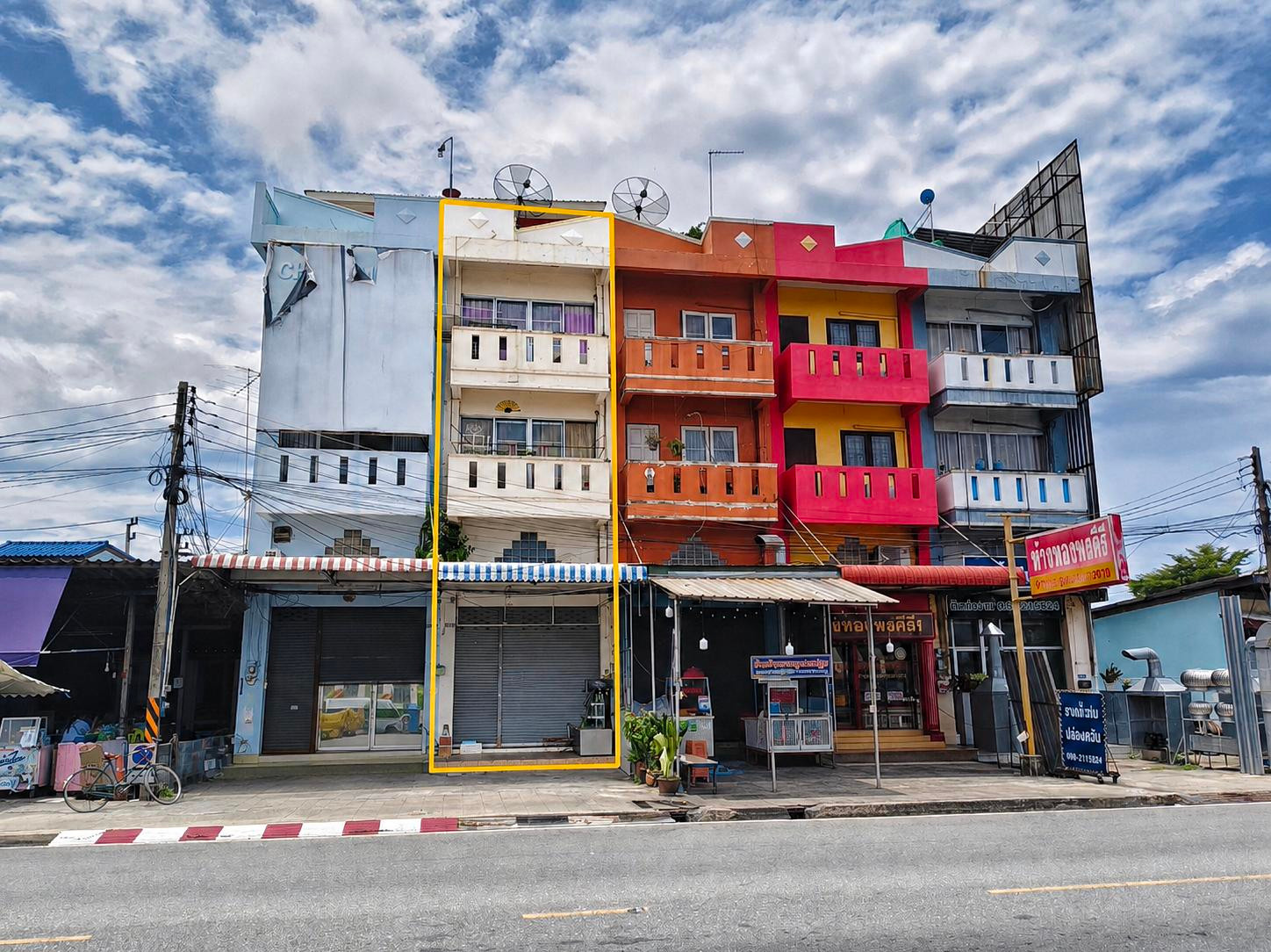 ขายพาณิชย์ 3.5 ชั้น แยกคีรี พระยาสัจจา เสม็ด 32 ตร.ว. 4.5 ล้าน แหล่งชุมชน ขายพาณิชย์ 3.5 ชั้น แยกคีรี พระยาสัจจา เสม็ด 32 ตร.ว. 4.5 ล้าน แหล่งชุมชน
