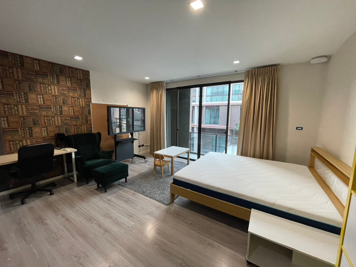 House for rent, Klang Muang Ratchayothin, townhome, 3.5 floors, Soi Phahonyothin 34, near Major Ratchayothin.