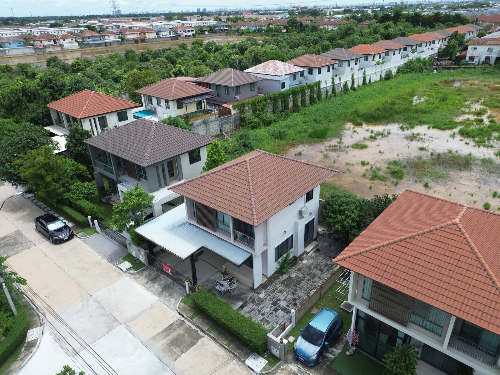 บ้านเดี่ยว 2 ชั้น 3 ห้องนอน 2 ห้องน้ำ 1 ครัว 1 รับแขก 1 รับประทานอาหาร ที่จอดรถในบ้าน 2 คัน – รูปที่ 3