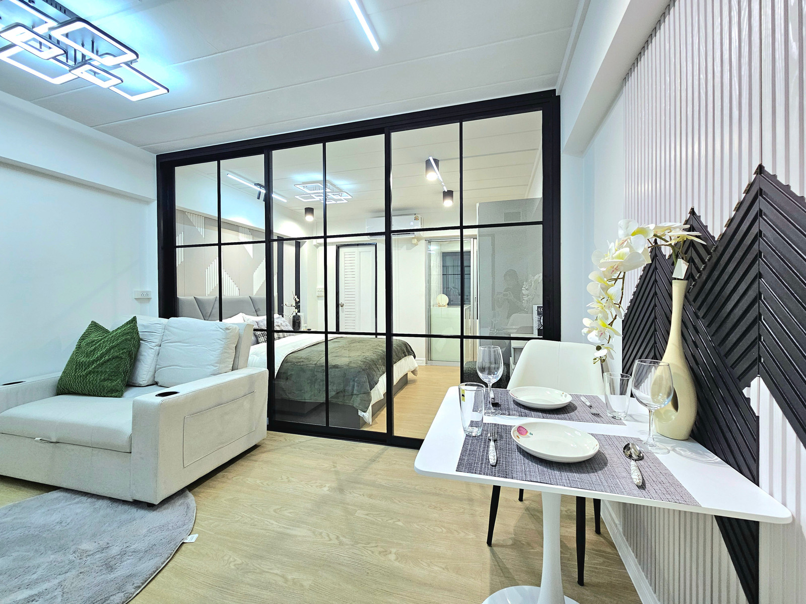 Condo for sale, studio zone, beautiful room, ready to move in.