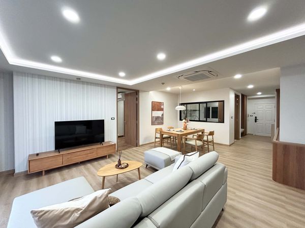 ริเวอไรน์ เพลส คอนโดมิเนียม / Riverine Place Condominium