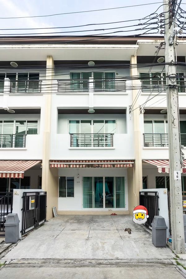 🏡 Townhome for rent, Baan Klang Muang, Lat Phrao 71, Nakniwat 34, 3 bedrooms, 3 bathrooms, Garden View | Fully Furnished | Ready to move in 🐶🐱 Pets allowed only in the outdoor zone 💰 Rent 38,000 baht/month