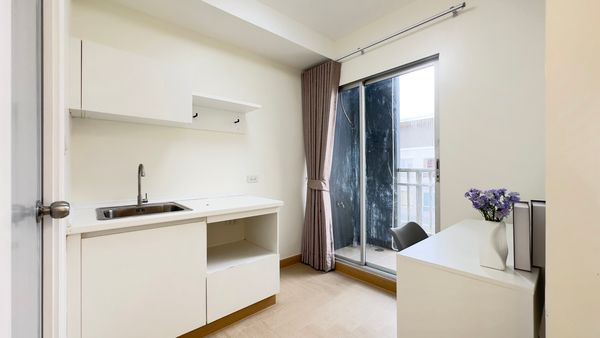 Golden opportunity for investors! Limited budget condo, easy to rent 📈✨ Plum Condo Lat Phrao 101, high demand location, convenient travel, many ways to enter and exit, fully equipped! New furniture + brand new appliances throughout the room.