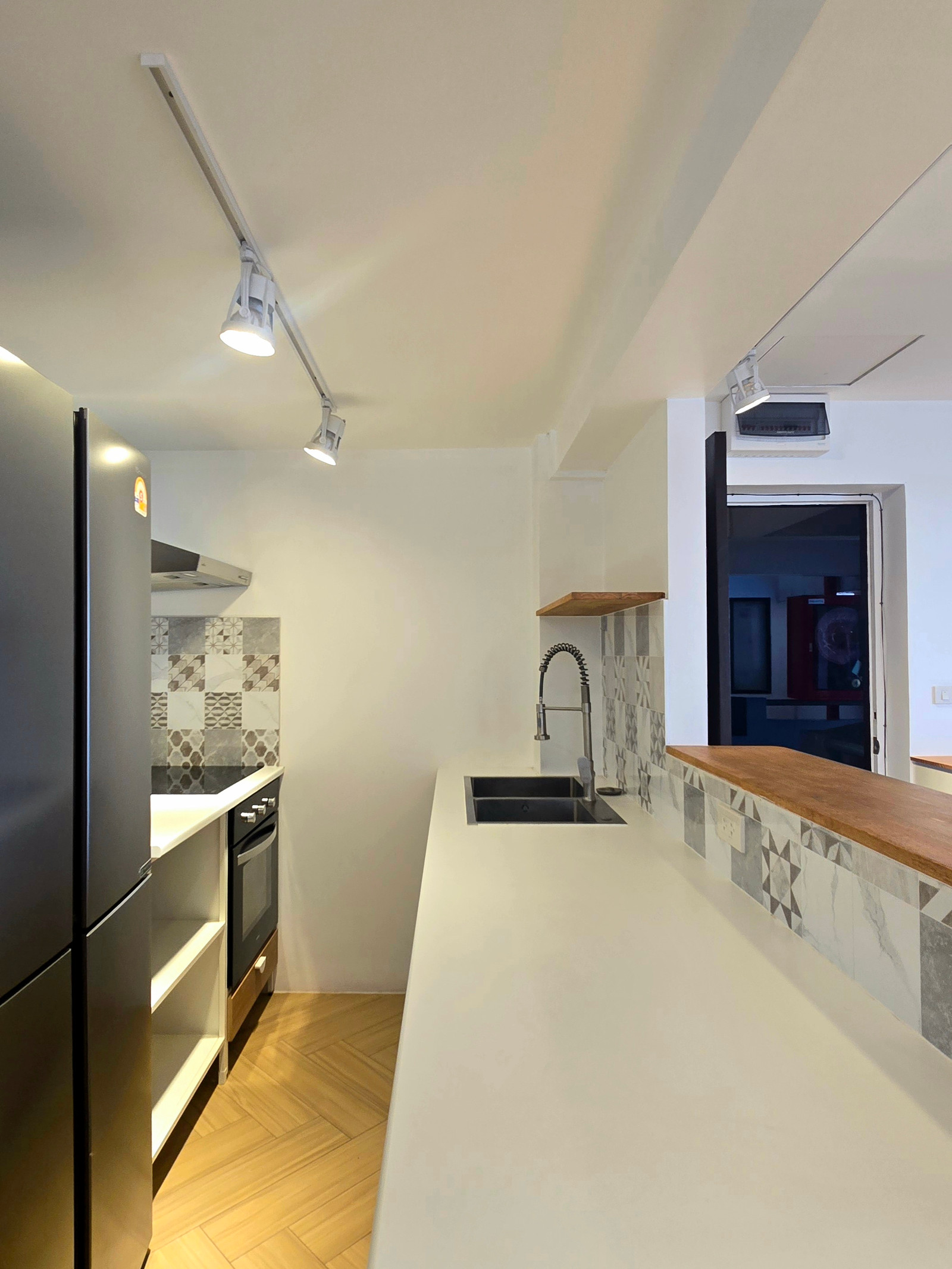 Nice Corner Unit for Rent In Yada Residence, Soi Sukhumvit 39 – รูปที่ 4