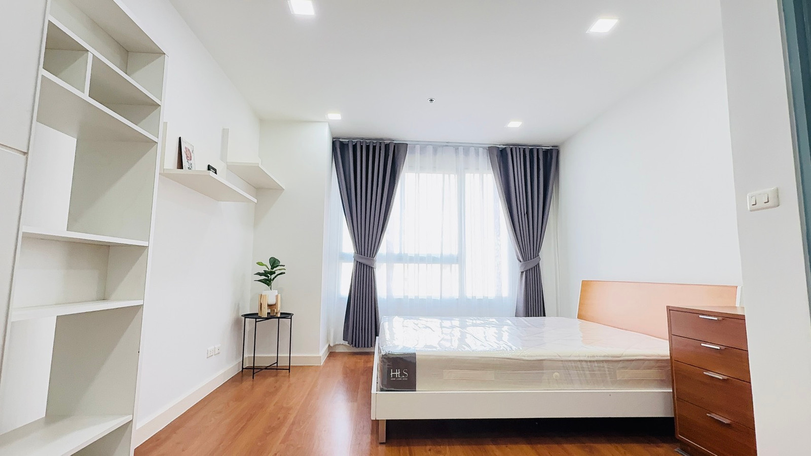 คอนโดให้เช่า : Condo One X Sukhumvit 26 (BTS Phrom Phong ) MK-02 line @livingbkk