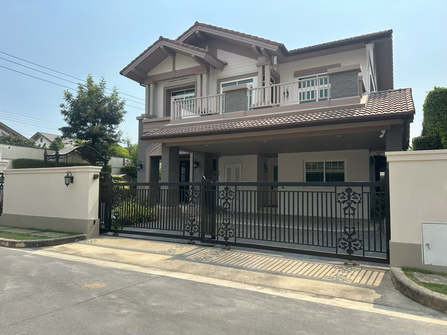 Single house for sale, very good price! Nantawan Bangna KM.7, size 100.8 sq m, 4 bedrooms, near Mega Bangna. Single house for sale, very good price! Nantawan Bangna KM.7, size 100.8 sq m, 4 bedrooms, near Mega Bangna.