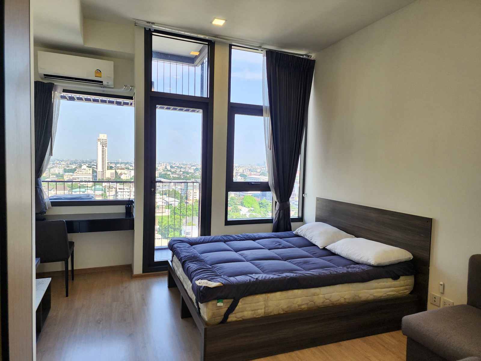 Condo for rent, Centric Ratchayothin, Centric Ratchayothin, near BTS Ratchayothin, new room, ready to move in.
