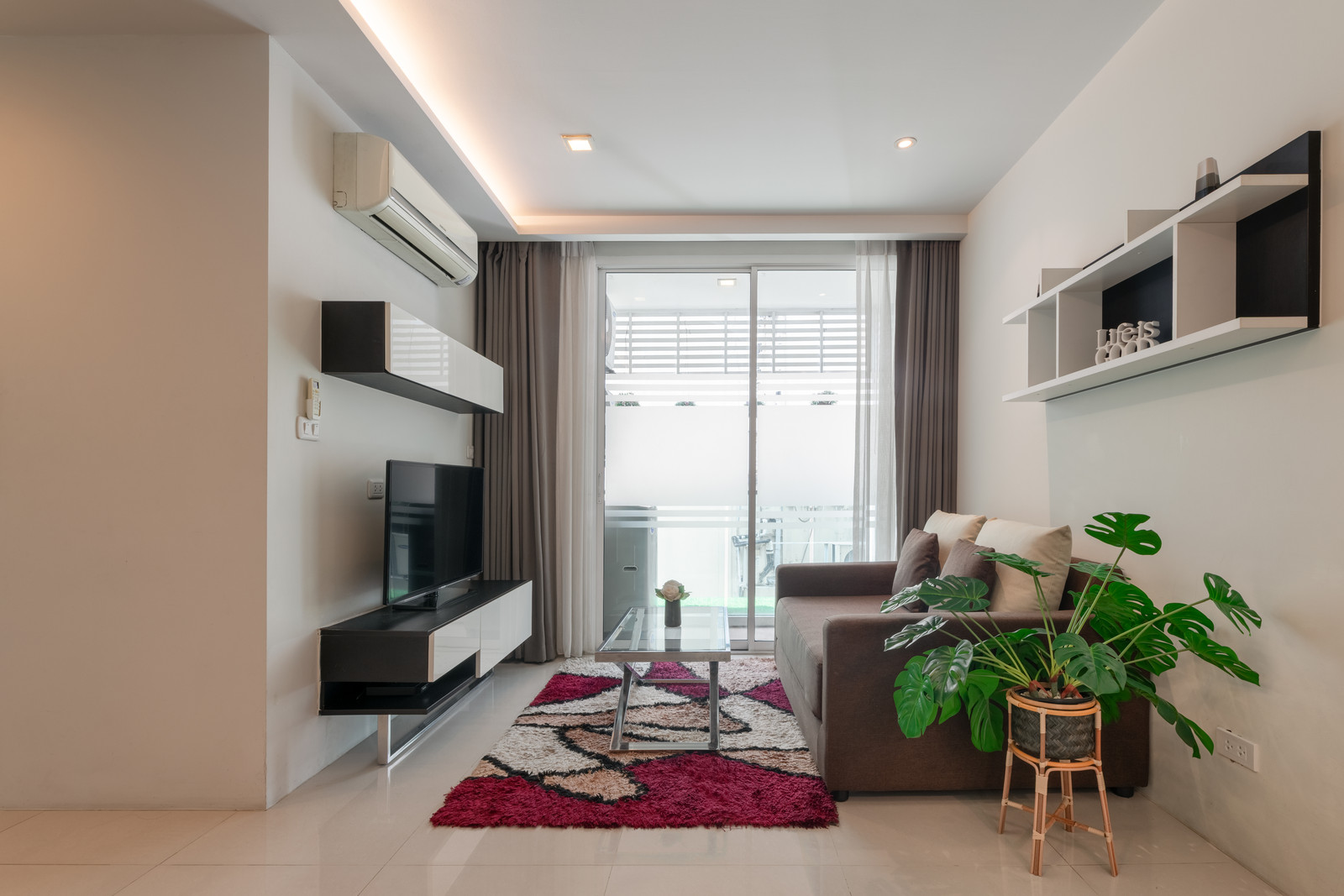 Beverly 33, fully furnished rooms, ready to move in, near BTS Phrom Phong.